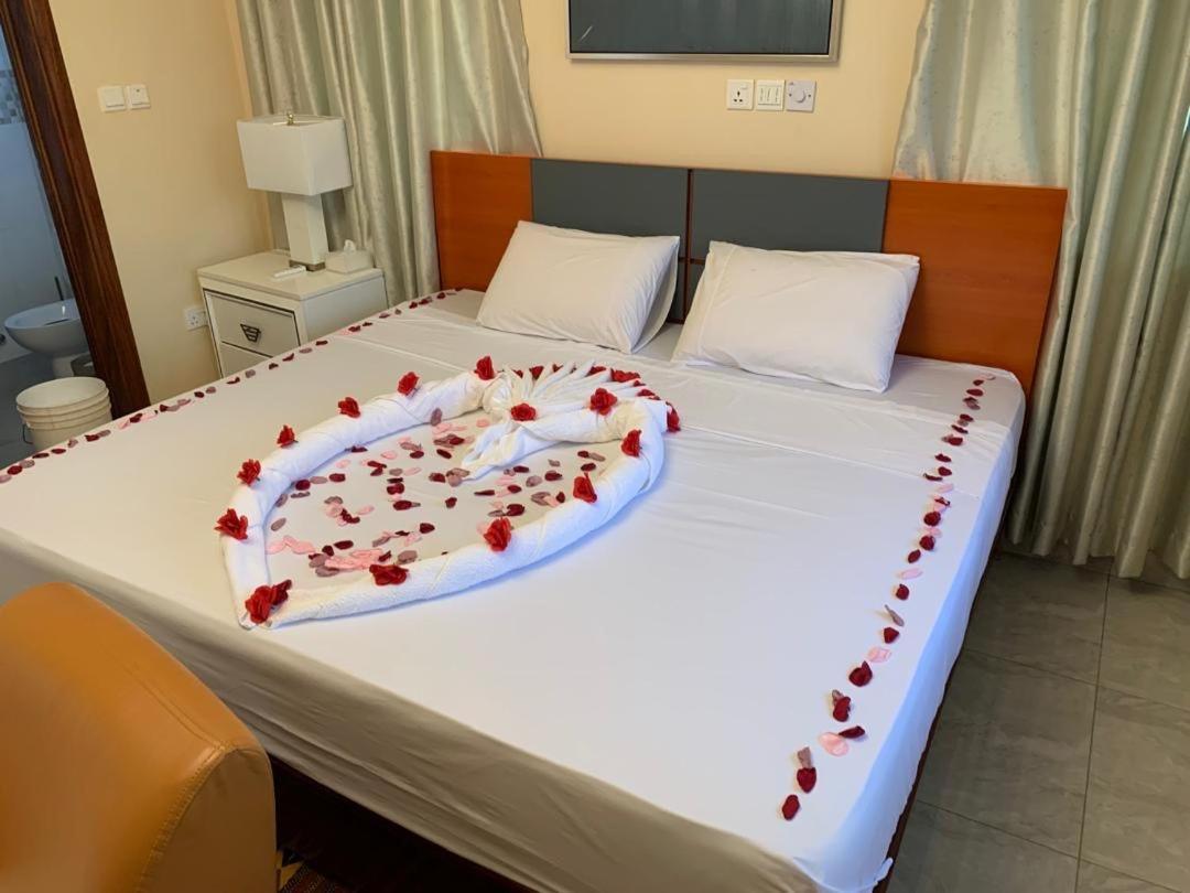 Seyramz Palace - Free Airport Pick Up - High Speed Starlink Wifi - Car Rental Tamale Exterior foto